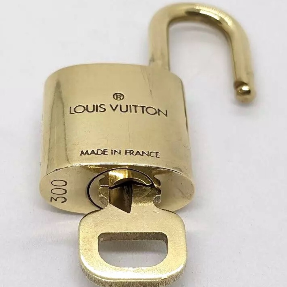 AUTH LOUIS VUITTON LOCK AND KEY #308 #320 #306 #311 #336 - Picture 3 of 5
